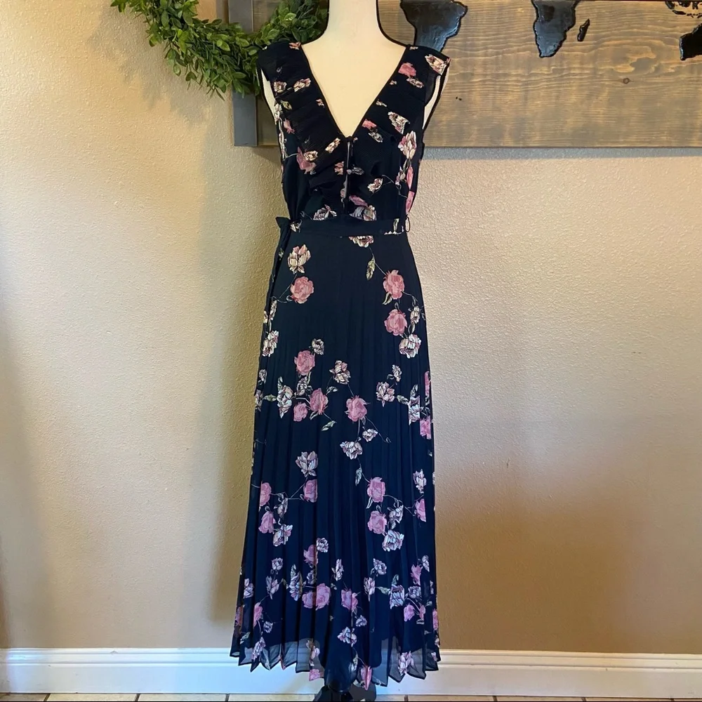 NWOT Lulus Loved By You Navy Blue Floral Print Pleated Chiffon Maxi Dress_2